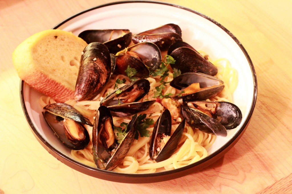 mussels with wine and garlic sauce