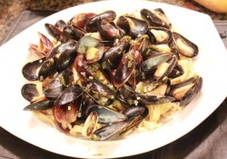 classic steamed mussels